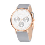 Die LIEBESKIND BERLIN Armbanduhr -The Chronograph von Liebeskind Berlin verfügt über ein Gehäuse aus Roségold und Weiß, ein hellgraues Lederarmband und eine Chronographenfunktion mit drei Unterziffern.