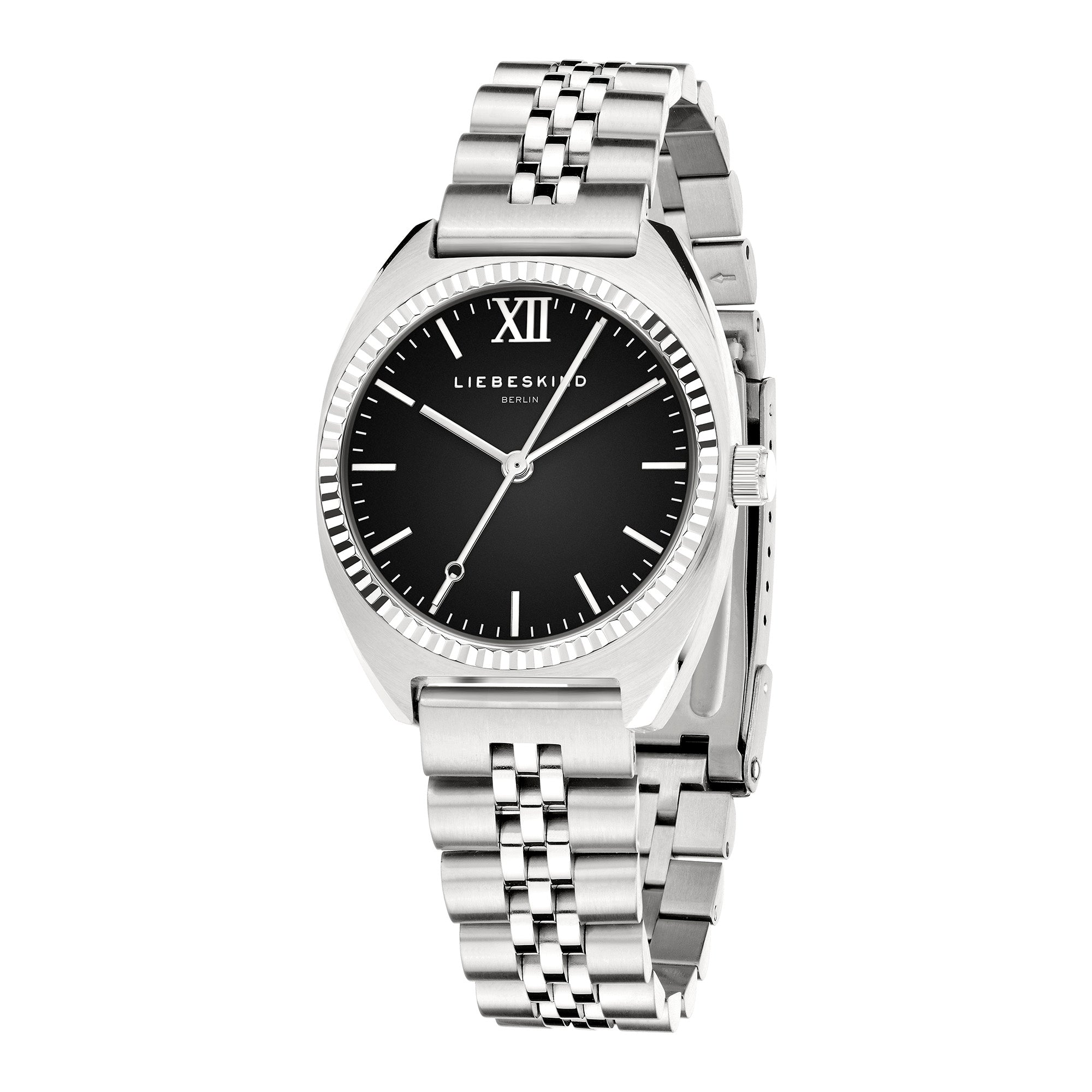 Die LIEBESKIND BERLIN Armbanduhr - The Colorful Classic Must-Have von Liebeskind Berlin ist mit einem silbernen Metallband, einem schwarzen Zifferblatt und der römischen Ziffer XII zeitlos stilvoll.