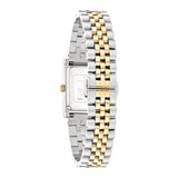 Die LIEBESKIND BERLIN Armbanduhr - Small Retro verfügt über ein zweifarbiges Edelstahlarmband mit abwechselnd silbernen und goldenen Gliedern, die elegant von hinten präsentiert werden - ein Beweis für die Liebe zum Detail von Liebeskind Berlin.
