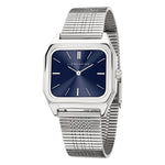 Die LIEBESKIND BERLIN Armbanduhr - Vintage Classic von Liebeskind Berlin ist eine silberne quadratische Uhr im Retrostil mit blauem Zifferblatt, Edelstahlmeshband und 10:10 Anzeige.