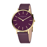 Die LIEBESKIND BERLIN Armbanduhr von Liebeskind Berlin besticht durch goldene Verzierungen, ein violettes Zifferblatt und ein passendes violettes Lederarmband, alles in einem minimalistischen skandinavischen Design - ein echtes modernes Must-Have.