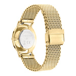 Die LIEBESKIND BERLIN Armbanduhr - The Colorful Minimalist von Liebeskind Berlin verfügt über ein goldenes Netzarmband und ein rundes Gehäuse, das von der Rückseite mit Marken- und Schliessendetails gezeigt wird - ein minimalistisches, von der skandinavischen Uhrmacherei inspiriertes Design.