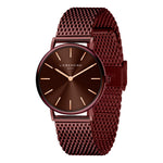 Die LIEBESKIND BERLIN Armbanduhr - The Everyday Must-Have von Liebeskind Berlin verfügt über ein kastanienbraunes Meshband, ein passendes kastanienbraunes Zifferblatt, goldene Indexe und spiegelt das minimalistische skandinavische Design wider.