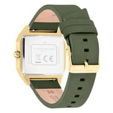 Rückansicht der LIEBESKIND BERLIN Armbanduhr - Jump Hour von Liebeskind Berlin mit quadratischem Gehäuse in Gold und Grün, Lederarmband, graviertem Gehäuseboden und dezentem, von den 70er Jahren inspiriertem Design.