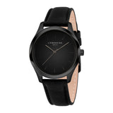 Die LIEBESKIND BERLIN Armbanduhr - Round Staple Leather von Liebeskind Berlin bietet ein elegantes schwarzes Lederarmband und ein minimalistisches schwarzes Zifferblatt, das modernes Design für einen zeitgenössischen Look bietet.
