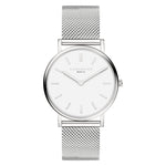 Minimalistisch und elegant: Die Liebeskind Berlin Armbanduhr - Pure Elegance mit Edelstahl-Mesharmband, weißem Zifferblatt sowie silbernen Stundenmarkern und Zeigern.