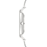 Seitenansicht der LIEBESKIND BERLIN Armbanduhr - Pure Elegance von Liebeskind Berlin, die sich durch ein minimalistisches Design mit einem silbernen Edelstahl-Meshband und einer runden Krone auszeichnet.