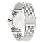 Rückansicht der LIEBESKIND BERLIN Armbanduhr - Pure Elegance von Liebeskind Berlin, mit silbernem Edelstahl-Meshband und Liebeskind-Branding auf der Schließe und dem Gehäuseboden.