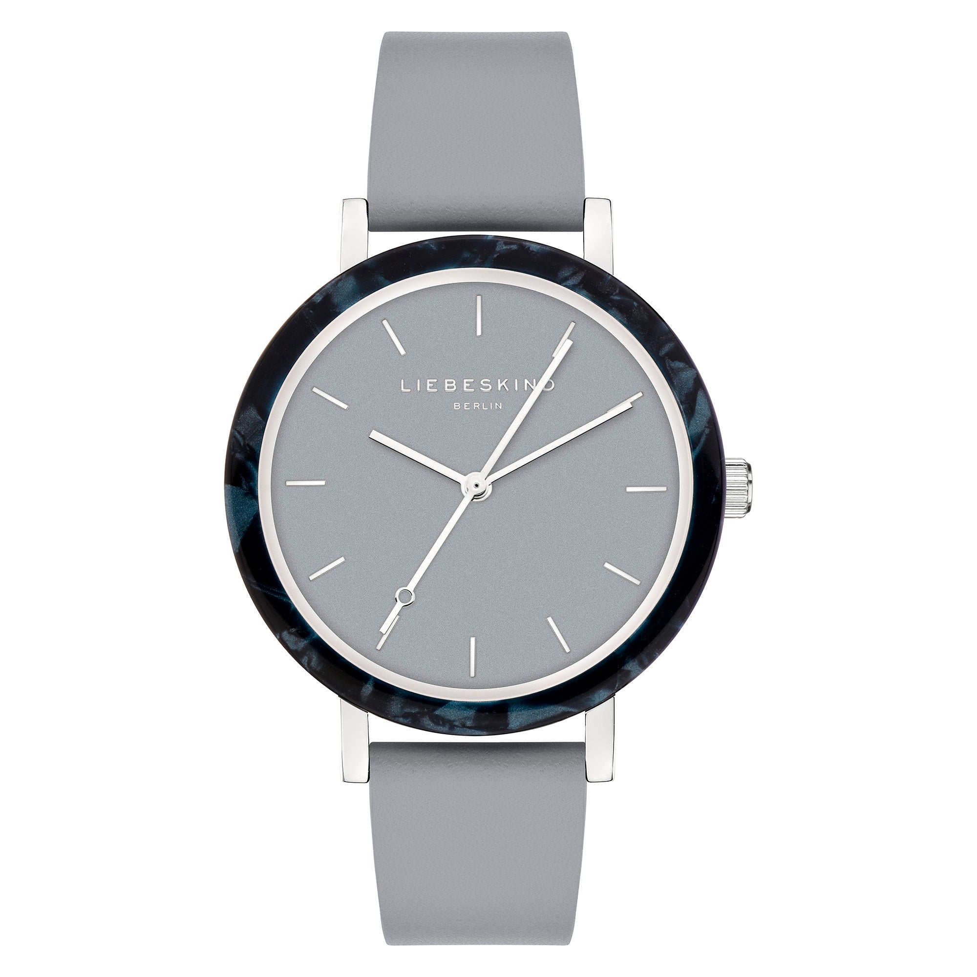 Minimalistisches Design und Stil: Die Liebeskind Berlin Armbanduhr - Acetat Chic überzeugt mit silbernen Zeigern, dunkler Marmor-Lünette und schlichtem grauem Echtlederarmband.