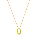 Die Ania Haie Halskette - Neon Yellow Twisted Pendant von Ania Haie ist eine goldene Gliederkette mit einem kleinen, auffälligen ovalen Anhänger in neon-gelber Emaille.