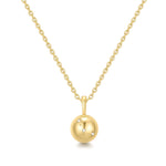 Seitenansicht der ANIA HAIE Mother of Pearl Kette aus Gelbgold – feiner Anhänger mit schimmernder Perlmutt-Einlage und Verstellkettchen mit Federringverschluss.
