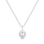 Die ANIA HAIE Halskette - Mother of Pearl von Ania Haie ist eine Silberkette mit einem runden, polierten Perlmutt-Anhänger, der mit zarten Sternchen graviert ist.