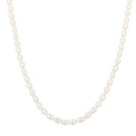 Die ANIA HAIE Halskette - Pearls von Ania Haie besteht aus ovalen, weißen Perlen, die in einem einzigen Strang vor weißem Hintergrund angeordnet sind.