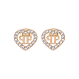 Die Philipp Plein Ohrringe - ROCKED HEARTS sind goldene, herzförmige Ohrringe mit klaren Kristallen und einem doppelten P in der Mitte, inspiriert von der kultigen Philipp Plein Kollektion.
