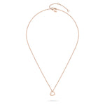 Die Tamaris Halskette - The Love Heart von Tamaris zeigt einen roségoldenen Herzanhänger an einer zarten Kette, die auf weißem Hintergrund abgebildet ist.