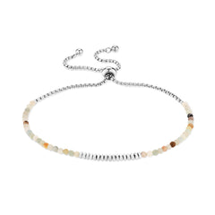 Das Tamaris Armband - Modern Pearl Fusion ist ein verstellbares Silberarmband mit mehrfarbigen Amazonit-Perlen und einem Schiebeverschluss, ideal als Damen Accessoire, abgebildet auf weißem Hintergrund.