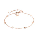 Das Tamaris Armband - Tiny Tubes ist filigran in Roségold mit kleinen runden Anhängern und einem verstellbaren Verschluss - ein eleganter Damen Schmuck von Tamaris für jede Gelegenheit.