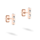 Tamaris Ohrstecker - Tiny Tubes: Rosegoldene, zylindrische Stecker mit je zwei kleinen runden Glassteinen, präsentiert auf weißem Hintergrund.