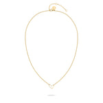 Die Tamaris Halskette - Graffiti Heart von Tamaris ist eine zarte Goldkette mit einem offenen Herzanhänger im Graffiti-Stil und verstellbarem Verschluss - das perfekte Accessoire für Frauen zu jedem Outfit. Präsentiert auf weißem Hintergrund.