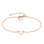 Feines Tamaris Armband "Graffiti Heart" mit zarter Goldkette, herzförmigem Anhänger und verstellbarem Verschluss.