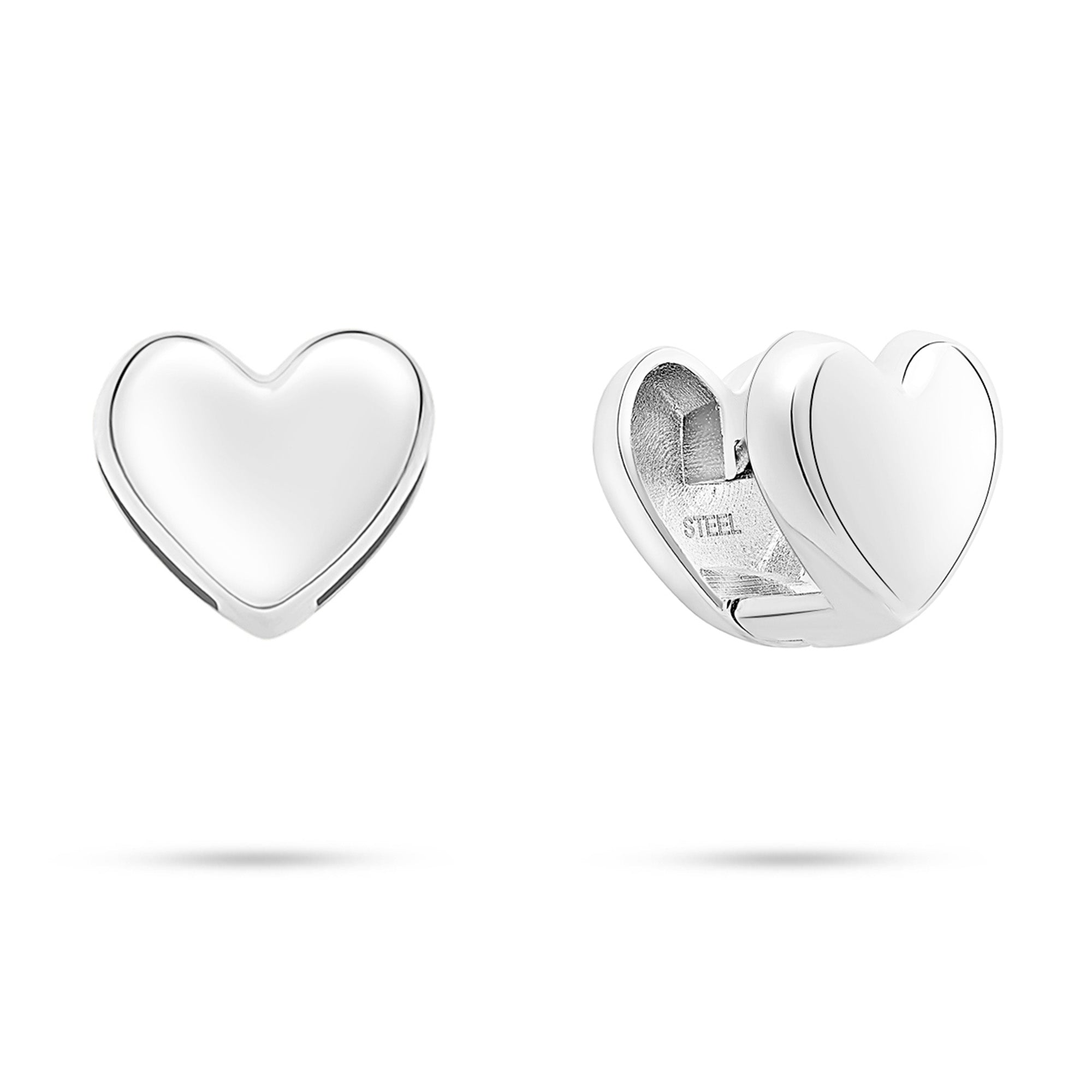 Der Tamaris Ohrstecker - Double Heart von Tamaris besteht aus polierten, silbernen, herzförmigen Ohrsteckern mit glatter Oberfläche, die von vorne und von der Seite gezeigt werden - perfekt als Statement-Schmuck.