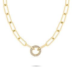 Die Tamaris Halskette - Glitter Donuts verfügt über eine goldene Kette mit großen Gliedern und einem zentralen, runden Zirkonia-Anhänger. Sie verbindet Eleganz und Stil - der perfekte Damen Schmuck von Tamaris für jeden Anlass.