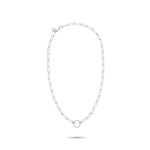 Tamaris Halskette - Charm Serie: Elegante Silber Gliederkette von Tamaris mit ovalen Gliedern und rundem Verschluss, stilvoll auf weißem Hintergrund präsentiert.