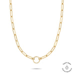 Die Tamaris Halskette - Charm Series ist eine goldfarbene Gliederkette mit rundem Verschluss und wird als elegante Halskette vor weißem Hintergrund präsentiert.