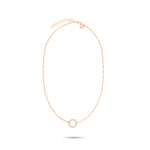 Die Tamaris Halskette aus der Charm Series besticht durch filigranes Design mit goldenem, rundem Anhänger und ist das perfekte Accessoire für elegante Looks.