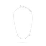 Die Tamaris Halskette aus der Silver Love Collection besticht mit zarten LOVE-Anhängern und funkelnden Zirkoniasteinen, ist längenverstellbar und wird stilvoll auf weißem Hintergrund präsentiert.