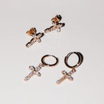 Tamaris Schmuck Cross - Zusatzaufnahme von Creolen und Ohrsteckern in Gold
