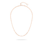 Die Tamaris Halskette - Modern Layering ist eine roségoldene Kette mit länglichen Gliedern und einem verstellbaren Verschluss, ideal zum Lagenlook oder zur Kombination mit einem Halskettenset, von Tamaris, abgebildet auf weißem Hintergrund.