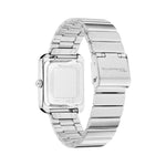 Die Tamaris Armbanduhr - The Square Retro Strap verfügt über ein silbernes, quadratisches Gehäuse und ein elegantes Edelstahlband, das von hinten gezeigt wird, um die Schließe und das Gehäuse hervorzuheben.