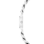 Seitenansicht der Tamaris Armbanduhr - Chain Watch mit einem silbernen, gedrehten Metallband und einer runden Krone auf dem Gehäuse.