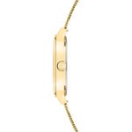 Die Detailansicht der Tamaris Armbanduhr - Clover zeigt das zarte Maschenband und das elegante, florale Zifferblatt.