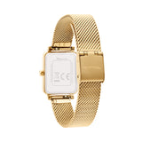 Armbanduhr mit goldenem Mesharmband von hinten gezeigt, wobei Schließe und Gehäuse hervorgehoben werden - Tamaris Armbanduhr - Tiny Watch von Tamaris vereint minimalistischen Stil und elegantes Design im hochwertigen Edelstahl Mesharmband.