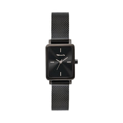 Die Tamaris Armbanduhr - Tiny Watch beeindruckt mit rechteckigem, schwarzem Design und Mesharmband - minimalistische Eleganz der Marke Tamaris auf weißem Hintergrund präsentiert.