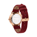 Rückansicht der Tamaris Damen Armbanduhr mit Edelstahlboden und bordeauxfarbenem Lederarmband