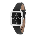Tamaris Tiny Watch mit schwarzem Zifferblatt, rechteckigem silberfarbenem Gehäuse und schwarzem Lederarmband in schräger Produktansicht